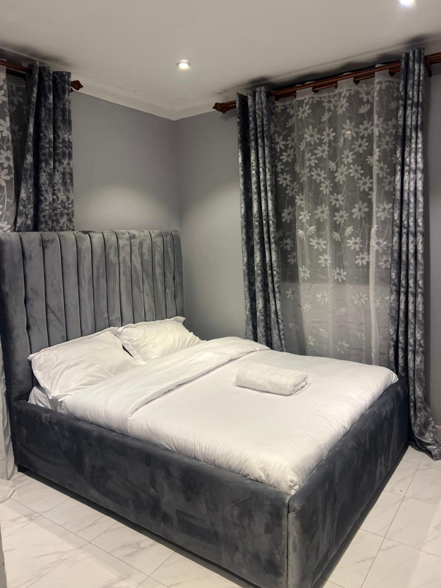 La Vue Suites Kampala Buitenkant foto